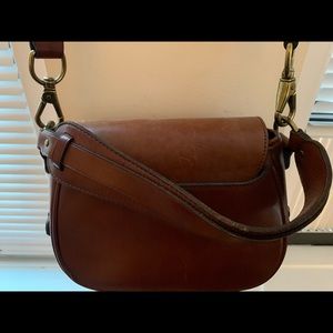 Vintage Ralph Lauren Polo brown leather cross body bag in great condition.